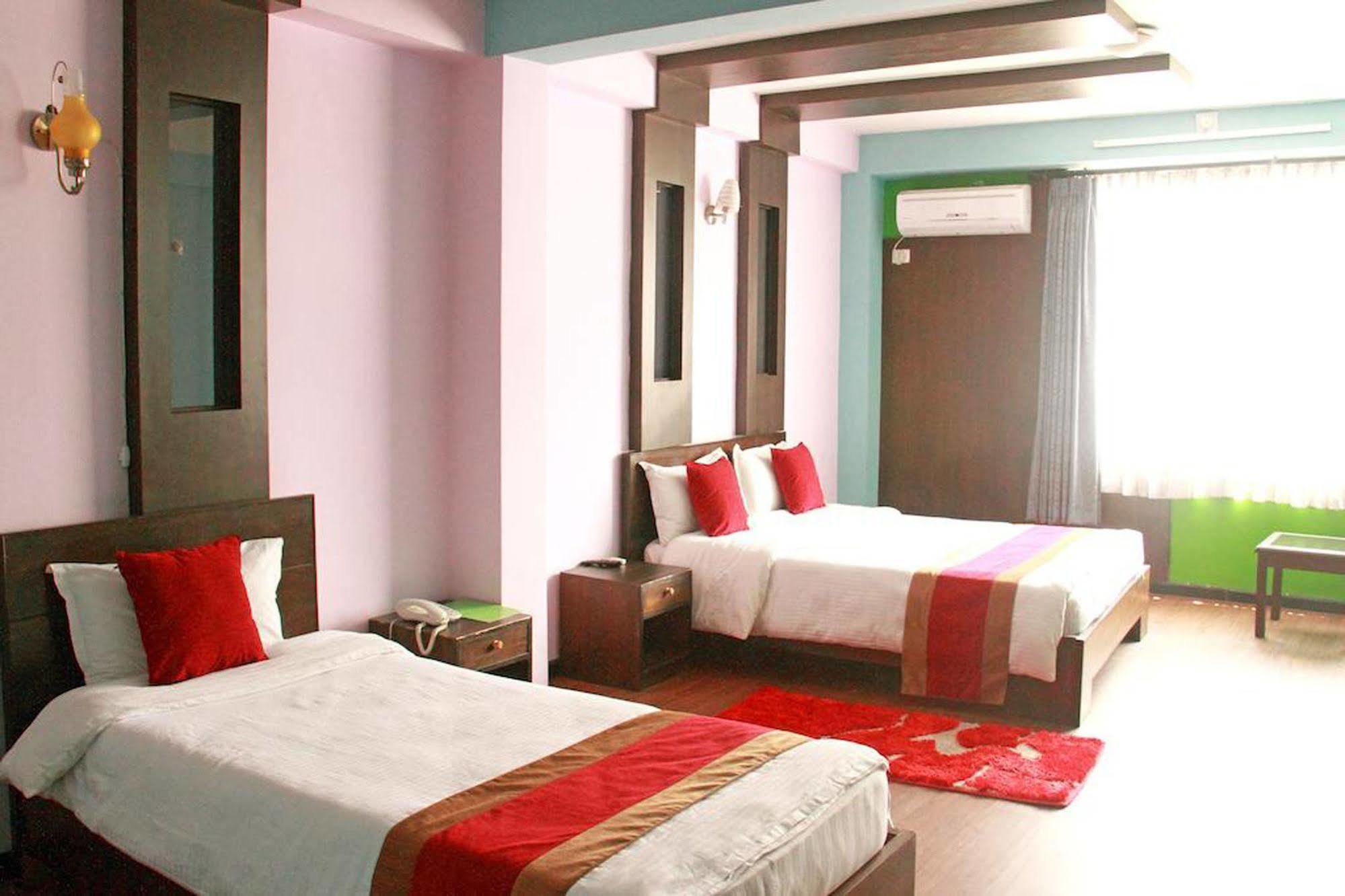 Hotel Family Home Катманду Екстер'єр фото
