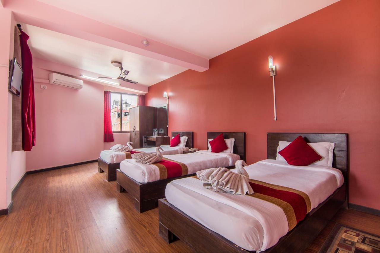 Hotel Family Home Катманду Екстер'єр фото