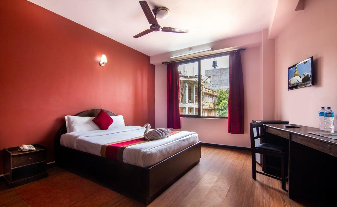 Hotel Family Home Катманду Екстер'єр фото
